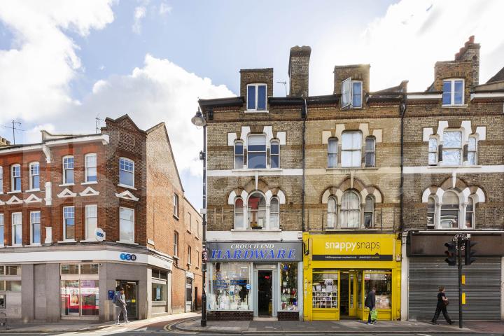 large split level 2 bedroom property with terrace in the heart of Crouch End The Broadway, Crouch End